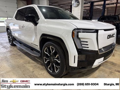 New 2025 GMC Sierra EV Denali image 9