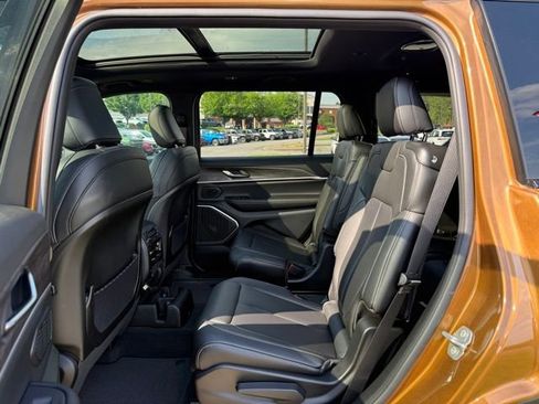 New 2026 Jeep Grand Cherokee L Limited w/ Luxury Tech Group II AWD/4WD image 26