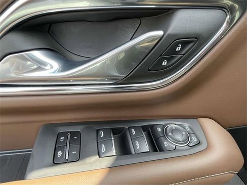 Certified 2024 Chevrolet Suburban High Country image 17