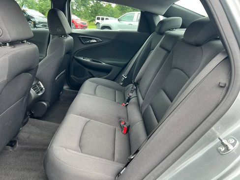 Used 2025 Chevrolet Malibu LT FWD image 4