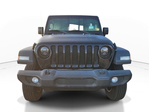 Used 2018 Jeep Wrangler Unlimited Sport S AWD/4WD image 2