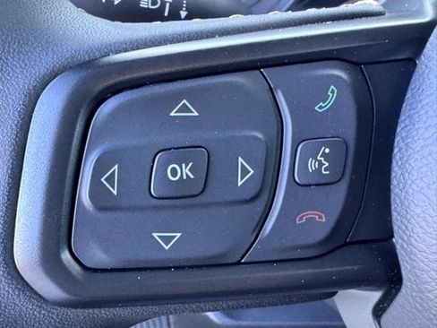 Used 2025 Jeep Gladiator Sport image 22