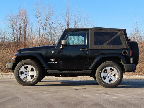 Used 2012 Jeep Wrangler Sahara w/ Connectivity Group image 5