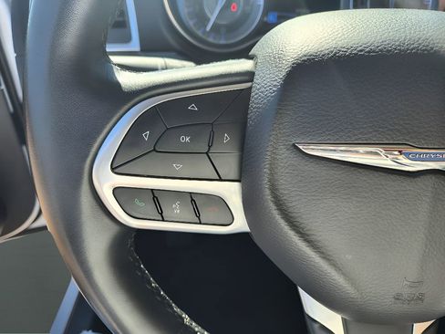 Used 2022 Chrysler 300 Touring L image 15