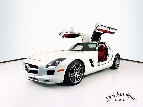 Used 2012 Mercedes-Benz SLS AMG Coupe image 3