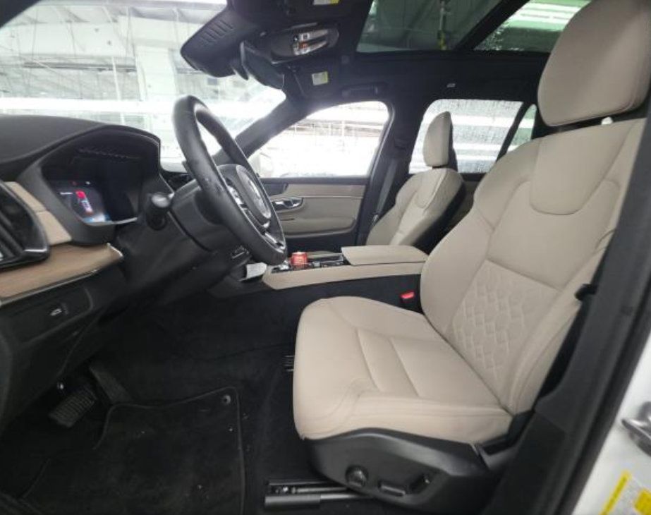 Used 2026 Volvo XC90 B6 Plus AWD/4WD image 2