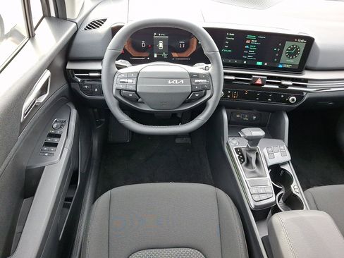 New 2026 Kia Sportage LX image 7