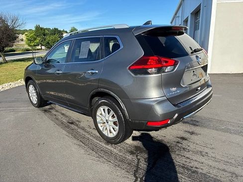 Used 2017 Nissan Rogue SV AWD/4WD image 12