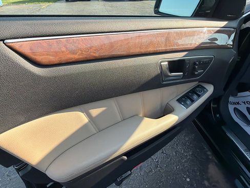 Used 2012 Mercedes-Benz E 350 4MATIC Sedan image 11