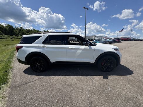Used 2024 Ford Explorer ST w/ Equipment Group 401A AWD/4WD image 6
