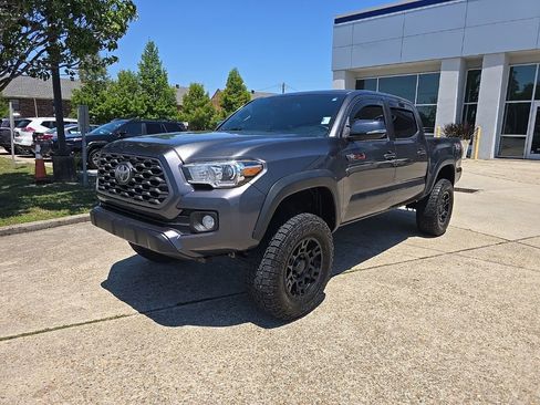 Used 2020 Toyota Tacoma TRD Off-Road w/ Technology Package AWD/4WD image 13