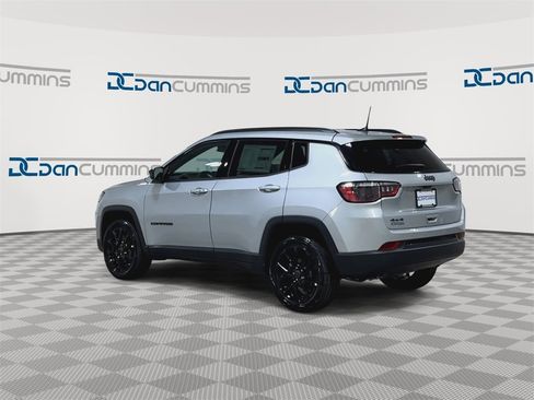 New 2026 Jeep Compass Latitude image 6
