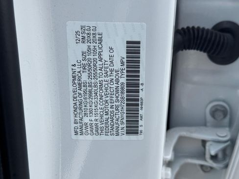 Certified 2025 Honda Pilot Touring image 29