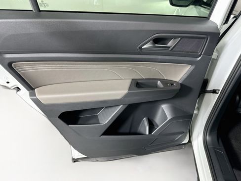 Used 2023 Volkswagen Atlas Cross Sport SE w/ Panoramic Sunroof Package FWD image 27