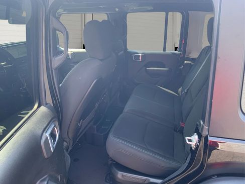 Used 2024 Jeep Wrangler Unlimited Rubicon 4xe image 11