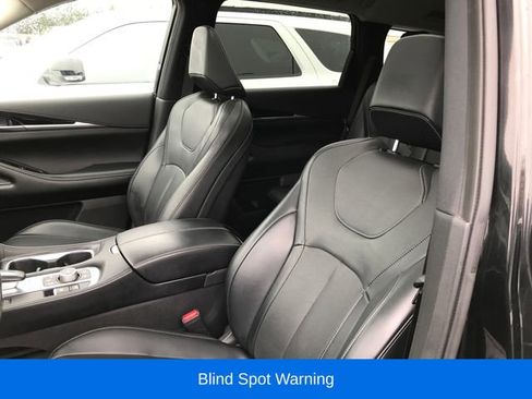 Used 2023 INFINITI QX60 Pure image 4