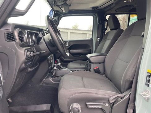 Used 2023 Jeep Wrangler Unlimited w/ Cold Weather Group AWD/4WD image 10