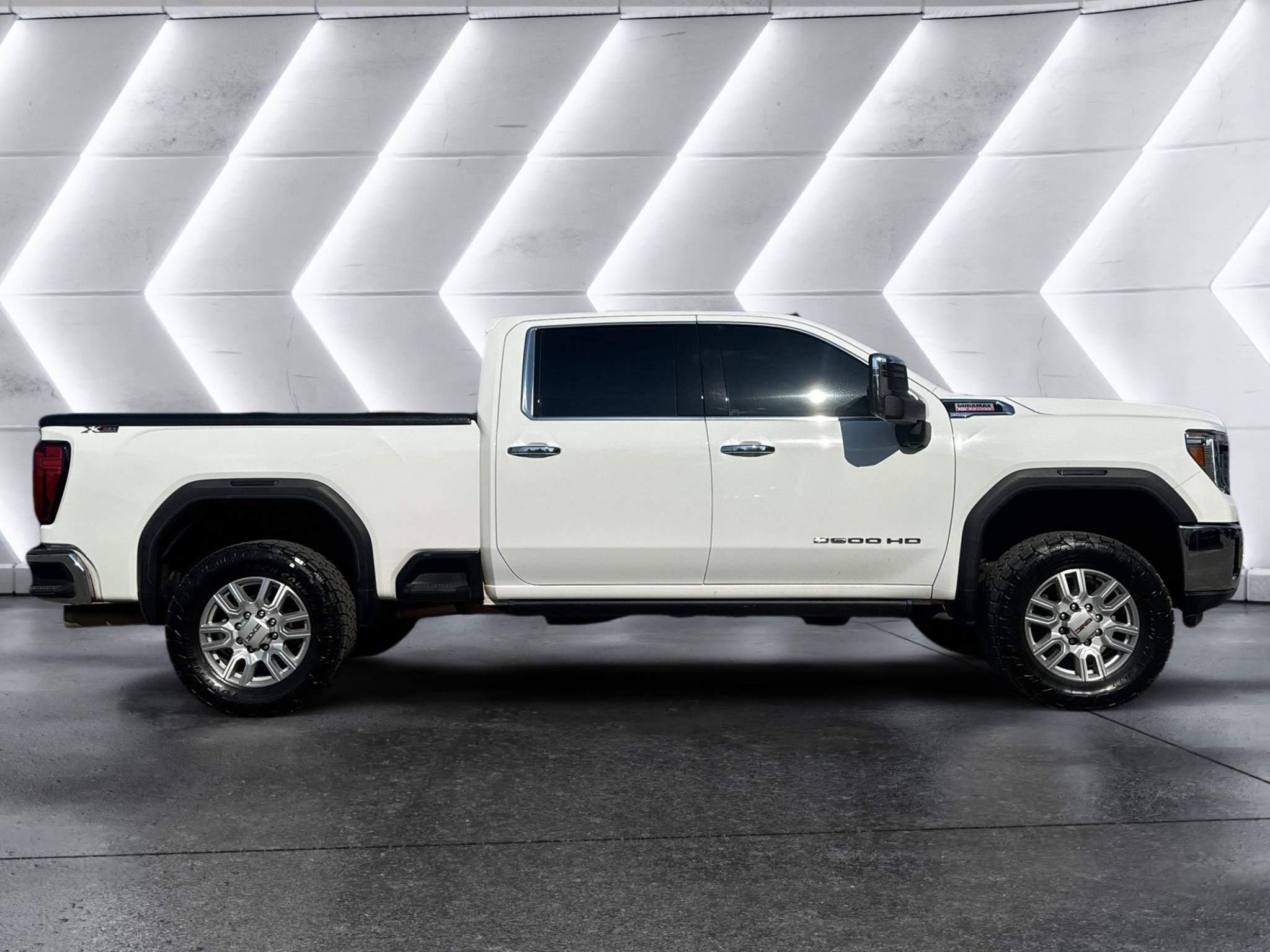 Used 2021 GMC Sierra 2500 SLT w/ SLT Premium Package AWD/4WD image 8