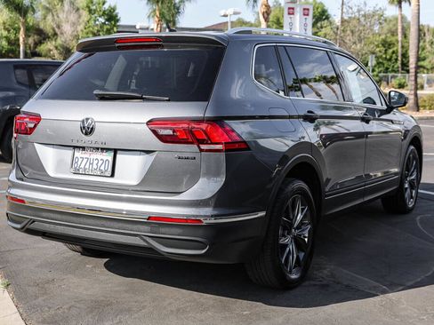 Used 2022 Volkswagen Tiguan SE AWD/4WD image 21