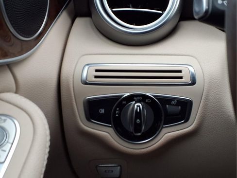 Used 2017 Mercedes-Benz C 300 Sedan image 15