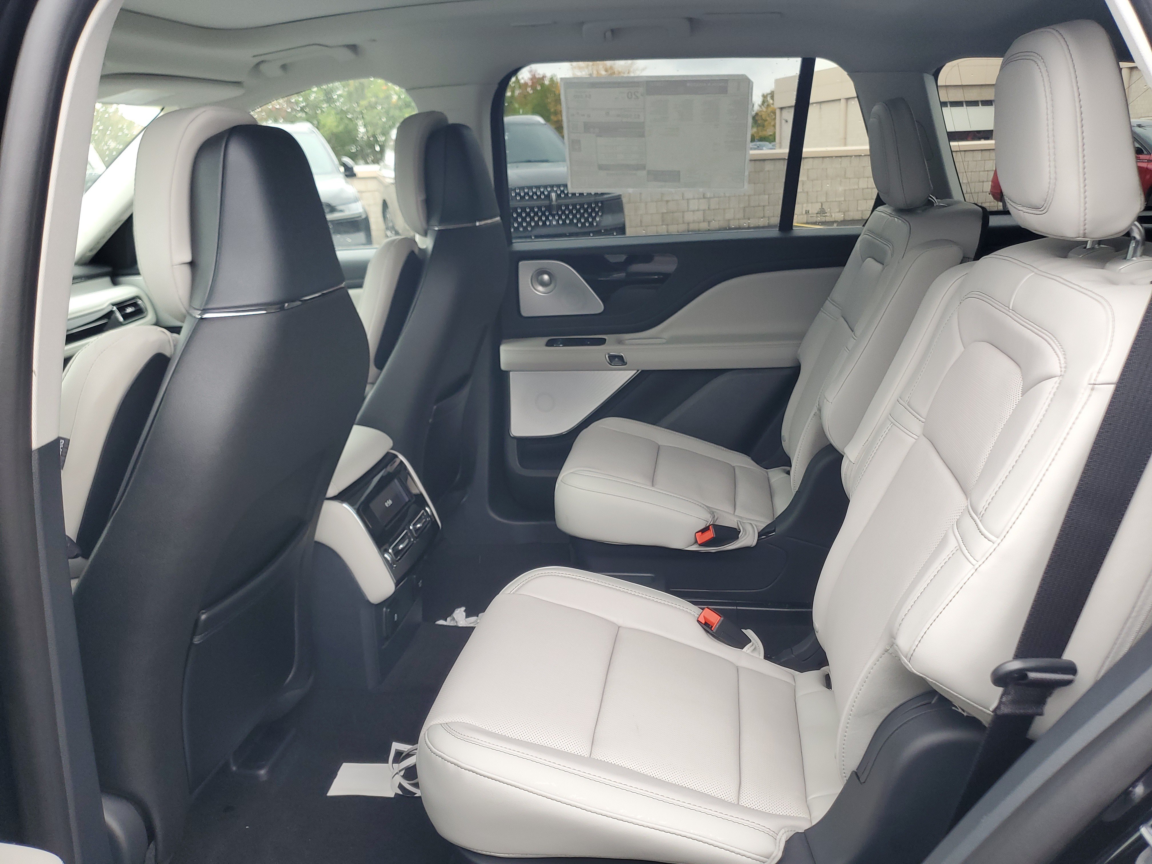 New 2026 Lincoln Aviator Reserve AWD/4WD image 23