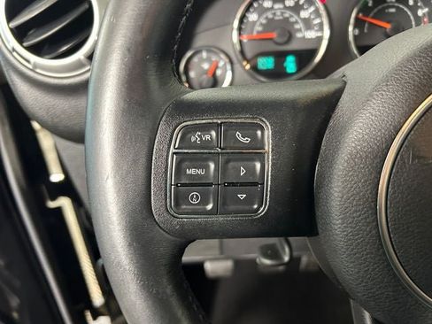 Used 2014 Jeep Wrangler Sahara w/ Connectivity Group AWD/4WD image 17