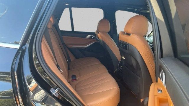 Used 2023 BMW X5 xDrive40i w/ Premium Package AWD/4WD image 19