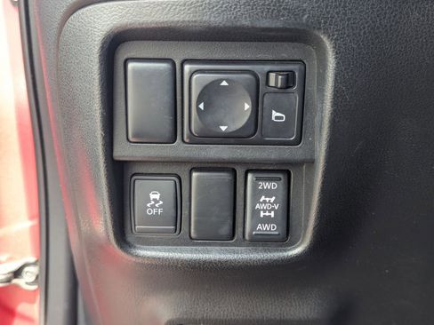 Used 2014 Nissan Juke SL AWD/4WD image 22