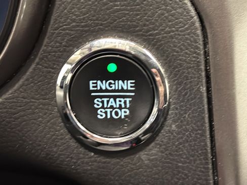 Used 2017 Ford Fusion SE FWD image 23
