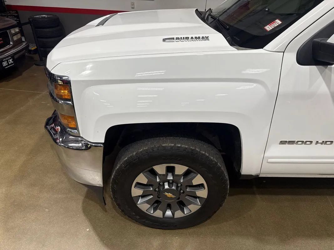 Used 2019 Chevrolet Silverado 2500 LT AWD/4WD image 24