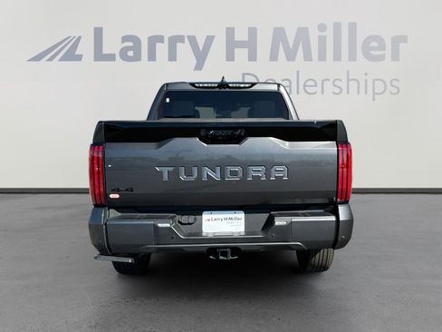 Used 2024 Toyota Tundra Platinum AWD/4WD image 4