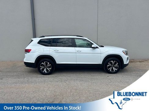 Used 2024 Volkswagen Atlas SE image 1