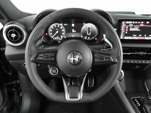 New 2025 Alfa Romeo Tonale w/ Premium Package AWD/4WD image 21