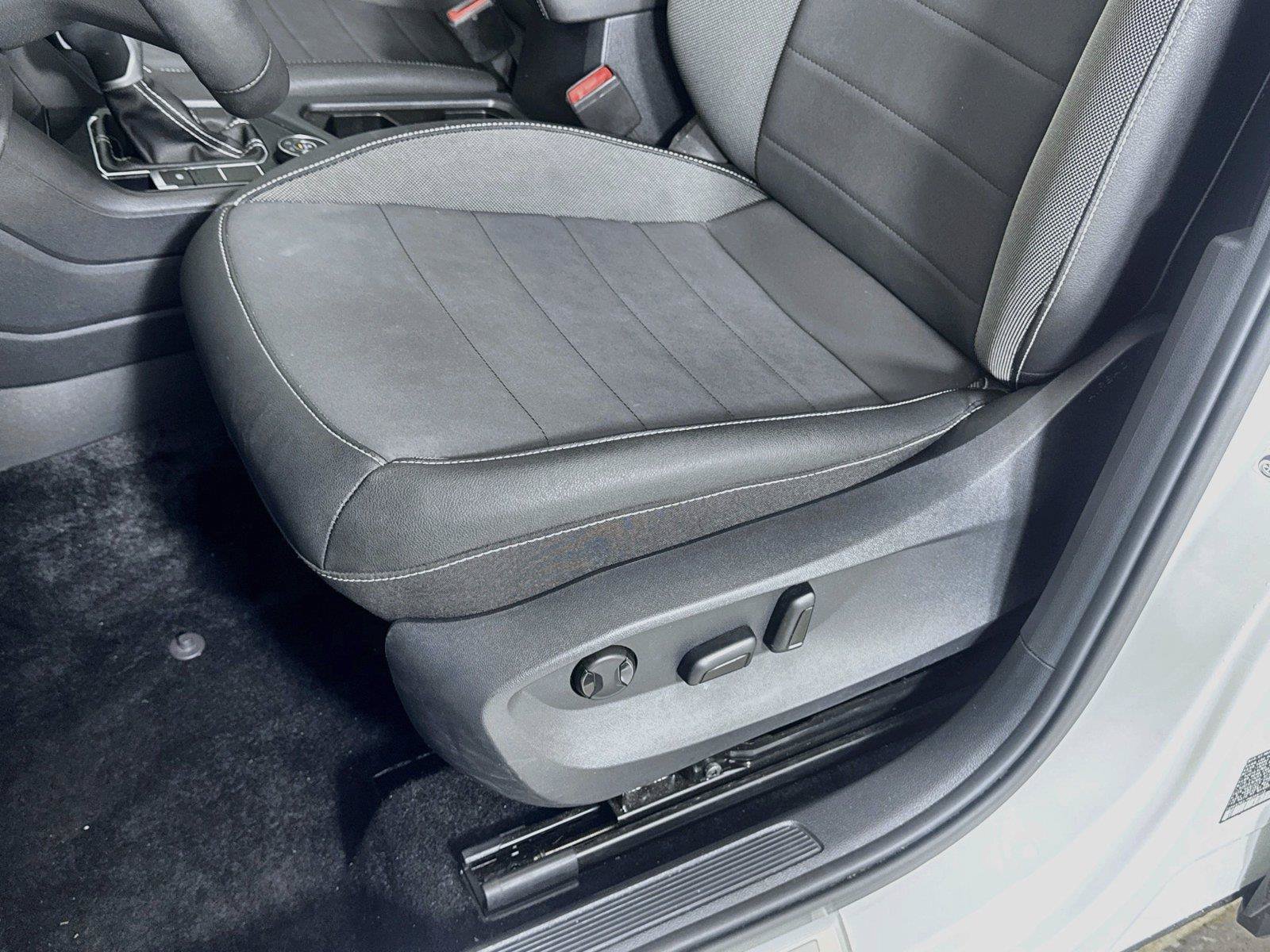 Certified 2023 Volkswagen Taos SE AWD/4WD image 18