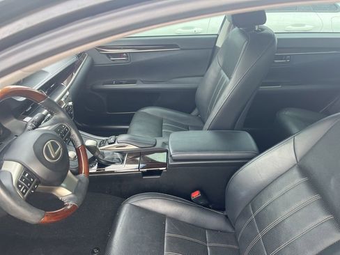 Used 2018 Lexus ES 350 w/ Luxury Package w/Wood Trim image 4