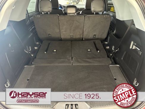 Used 2023 Ford Explorer XLT w/ Equipment Group 202A AWD/4WD image 44