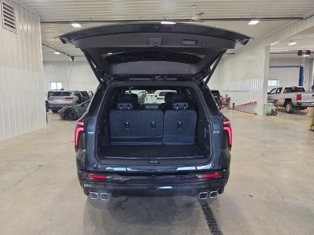 Used 2026 Chevrolet Traverse High Country AWD/4WD image 29