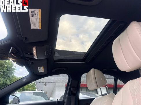 Used 2017 Mercedes-Benz E 300 4MATIC image 21
