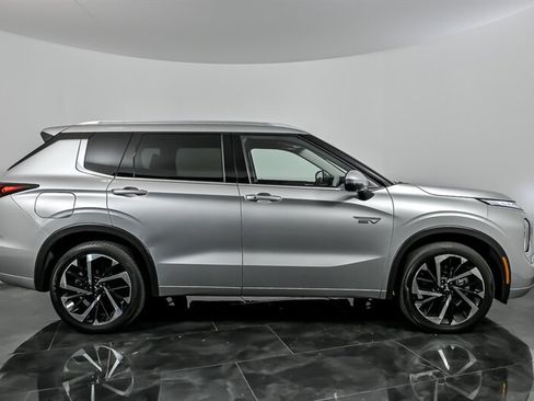 Used 2023 Mitsubishi Outlander SEL AWD/4WD image 42