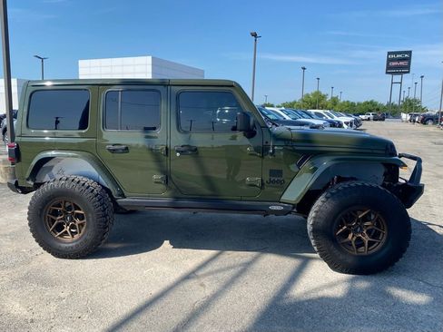Used 2021 Jeep Wrangler Unlimited Sahara AWD/4WD image 6