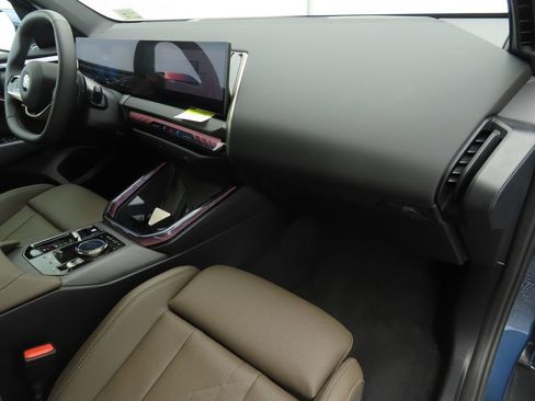 Certified 2025 BMW X3 xDrive30i w/ Premium Package AWD/4WD image 17