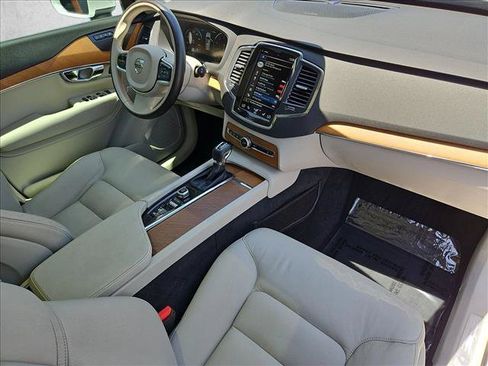 Used 2021 Volvo XC90 T6 Momentum w/ Protection Package Premier AWD/4WD image 29