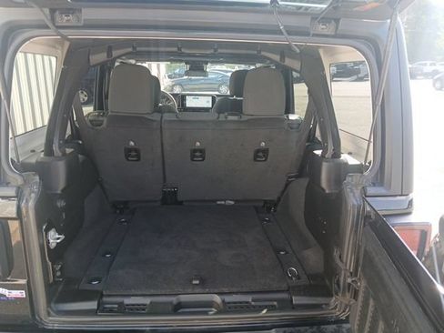 Used 2024 Jeep Wrangler Unlimited Sport AWD/4WD image 9