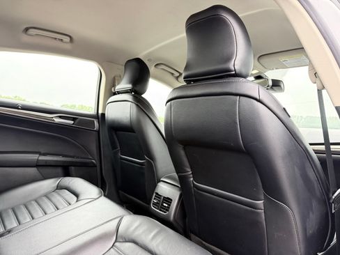 Used 2018 Ford Fusion SE w/ Equipment Group 602A FWD image 20