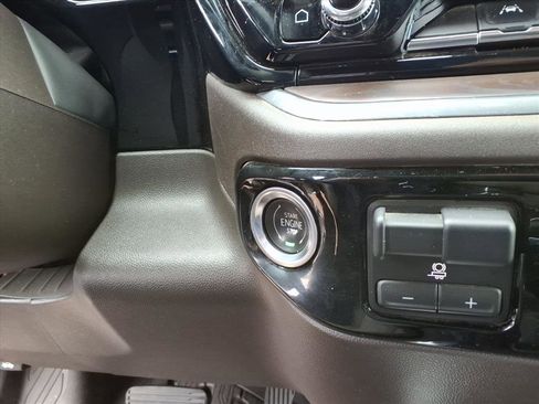 Used 2024 GMC Sierra 1500 SLT w/ SLT Premium Plus Package image 13