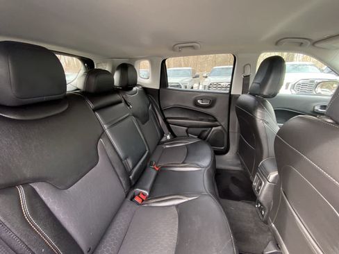 Used 2019 Jeep Compass Latitude image 32