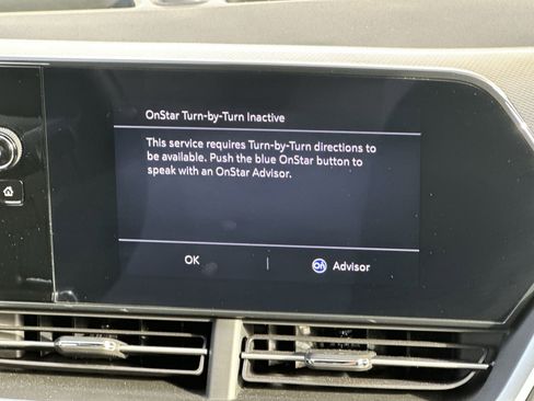 Used 2024 Chevrolet Trax RS image 28