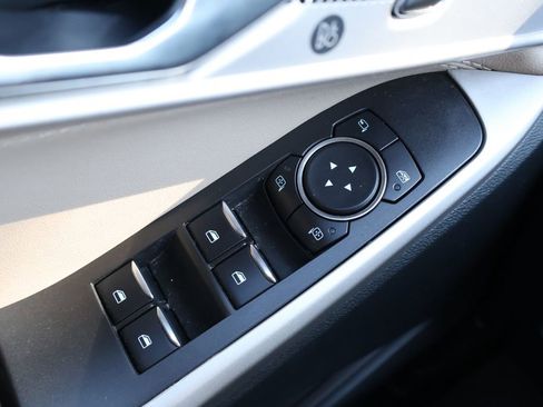 Used 2024 Ford Explorer Limited image 34