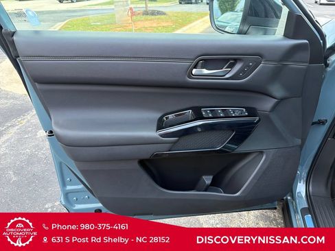 New 2026 Nissan Pathfinder Platinum AWD/4WD image 10