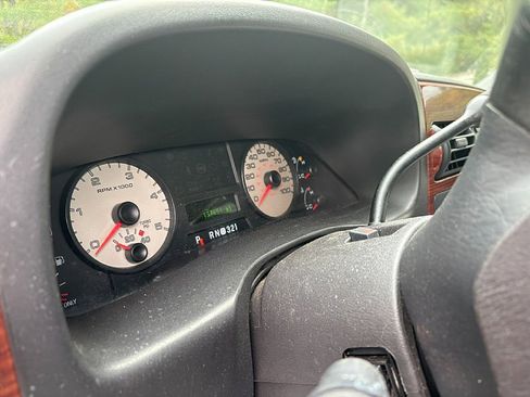 Used 2007 Ford F350 Lariat image 10